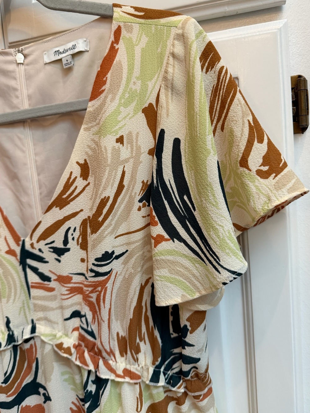 Madewell Flutter Sleeve Ruffle Waist Midi Dress in Brushing Up Print Size 6 - Picture 10 of 16